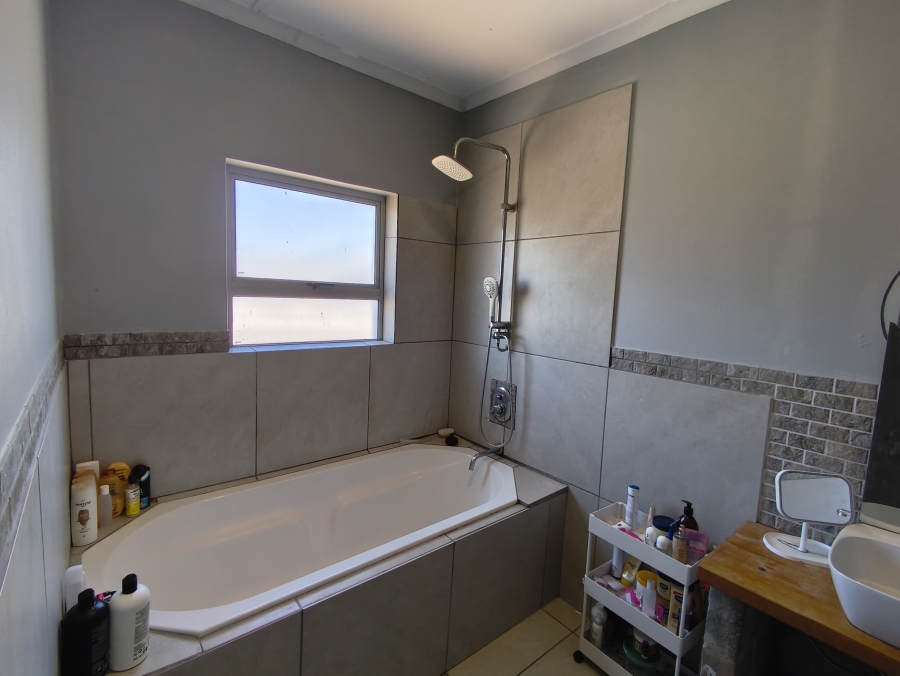 3 Bedroom Property for Sale in Perlemoenbaai Western Cape